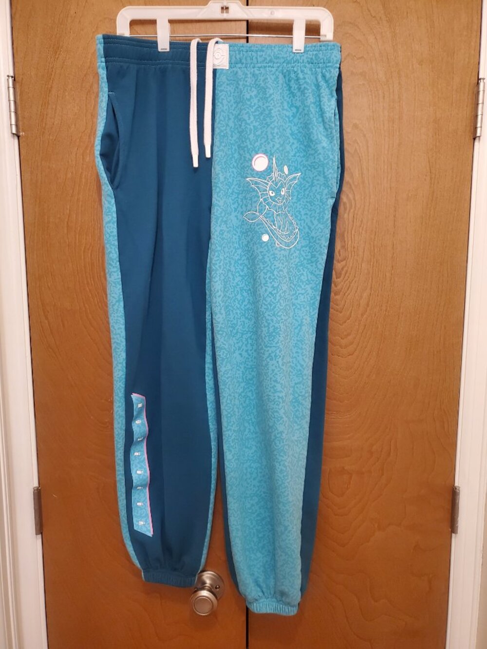 Eeevee Evolutions Vaporeon Sweatpants and Crop Sweatshirt Sweatsuit Set - Picture 4 of 11